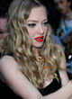 Amanda Seyfried, que actualmente rueda el biopic de Linda Lovelace, se parece cada día más a Madonna