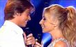 Carlos Baute y Marta Sánchez interpretando la canción de "Colgando En Tus Manos" en TVE
