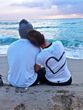 Jennifer Lopez y Casper Smart mirando el amanecer