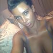 Kim Kardashian salió a tomar un poco de sol...