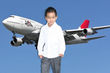 El pequeño Maddox Jolie-Pitt se está preparando para ser piloto de aviación... ¡con sólo diez años!