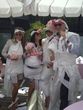 Victoria Beckham vestida con papel higiénico en la baby shower que le prepararon 
