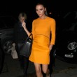 Victoria Beckham con total look "Victoria Beckham". Victoria Beckham con total look "Victoria Beckham".